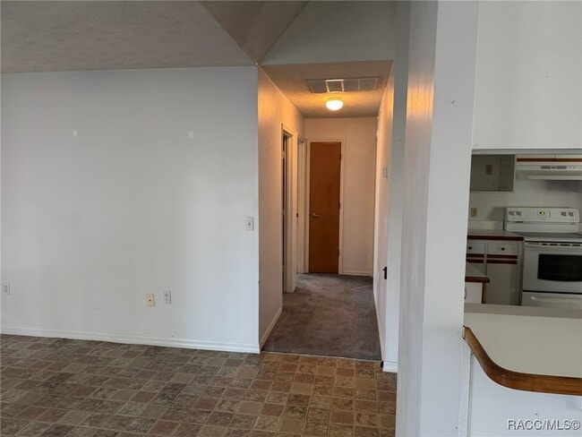 Building Photo - 1050 S Crystal Glen Dr