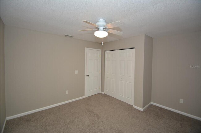 Building Photo - 17 Evansville Ln