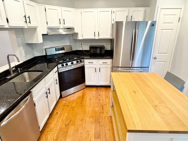 Building Photo - 12298 Granada Way