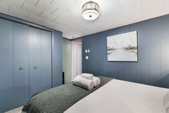 Building Photo - 3145 Ogontz Dr