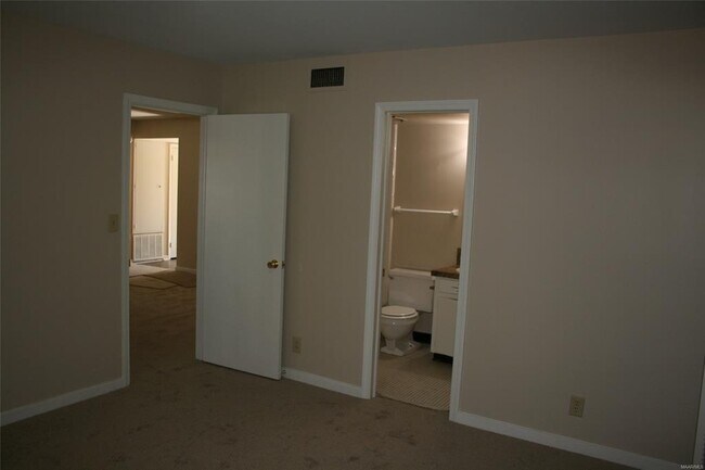 Building Photo - 107 Dalraida Rd