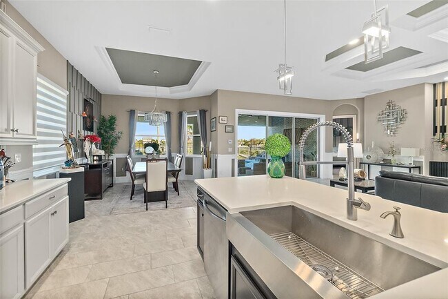 Building Photo - 54 N Riverwalk Dr