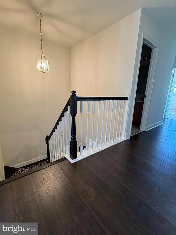 Building Photo - 518 Country Club Dr