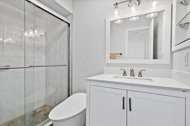 Building Photo - 12781 Spinnaker Ln