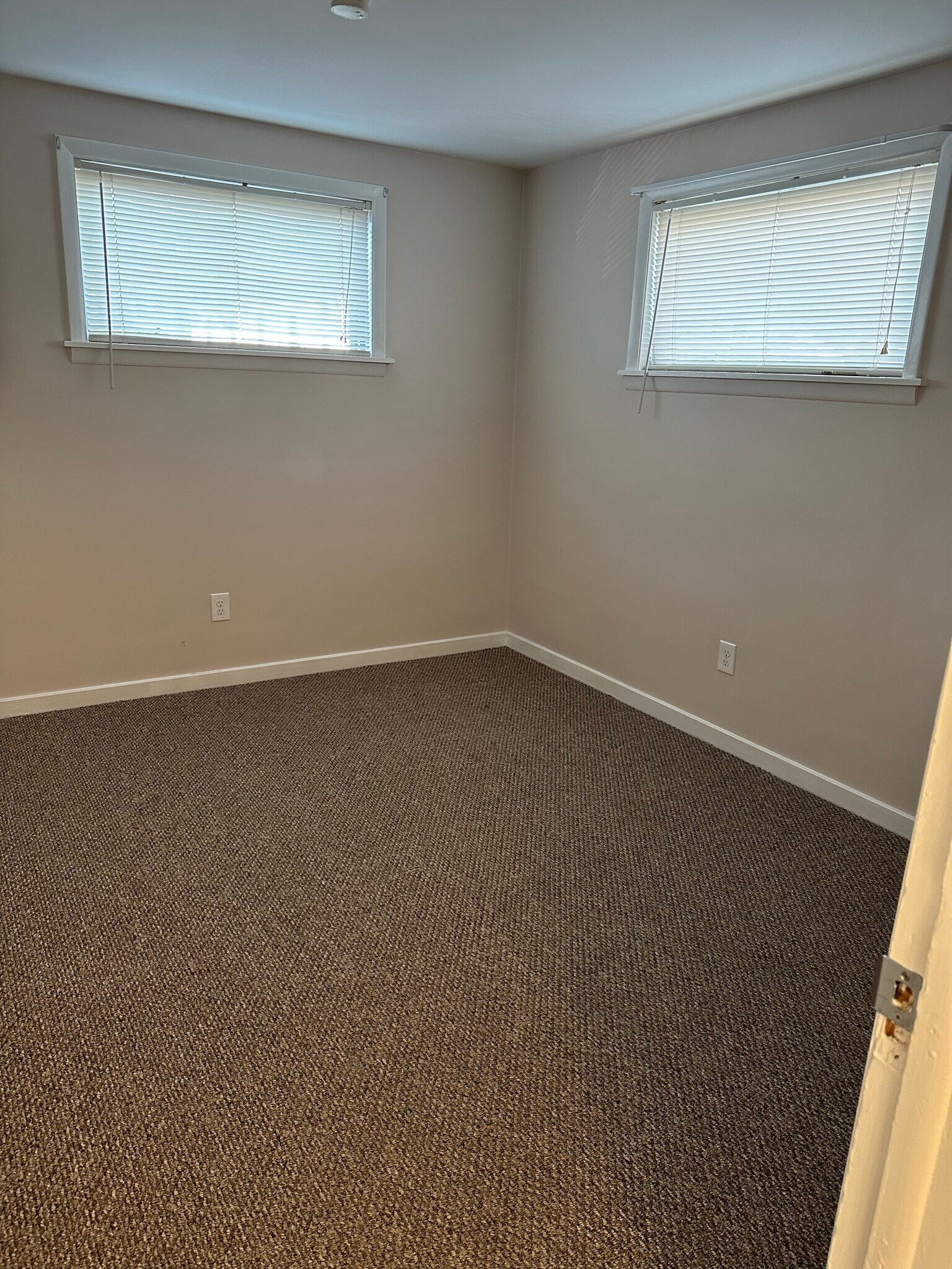 Building Photo - 16 N Pitt St