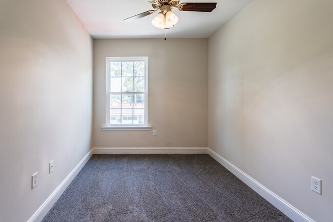 Building Photo - 503 Bradwell St
