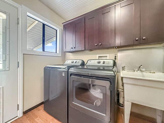 Building Photo - Beautiful 2B/1BA Home in Escondido!