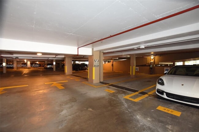 Building Photo - 801 Brickell Key Blvd