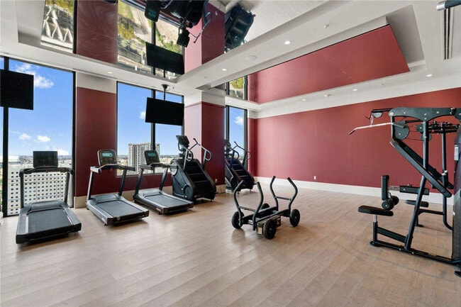 Building Photo - 601 N Miami Ave