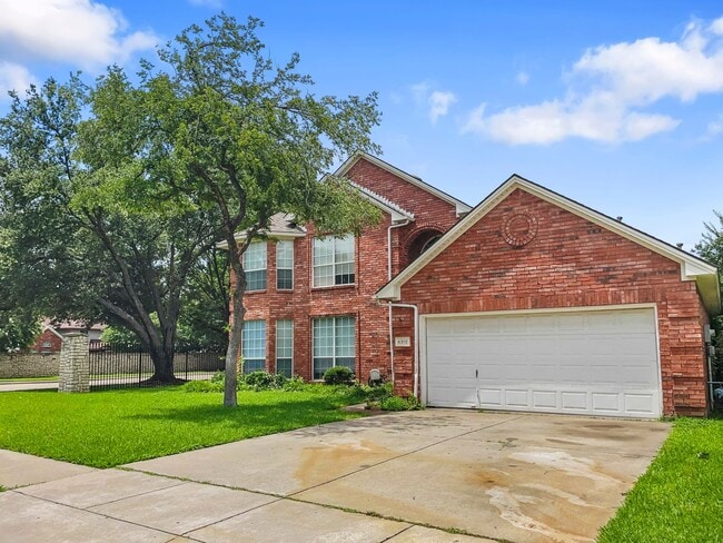 Building Photo - Beautiful 2 Story Home with Greenbelt Views!