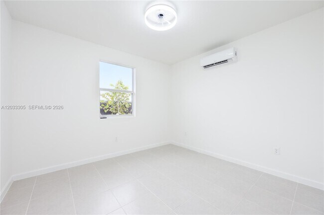Building Photo - 18690 SW 136th Ct