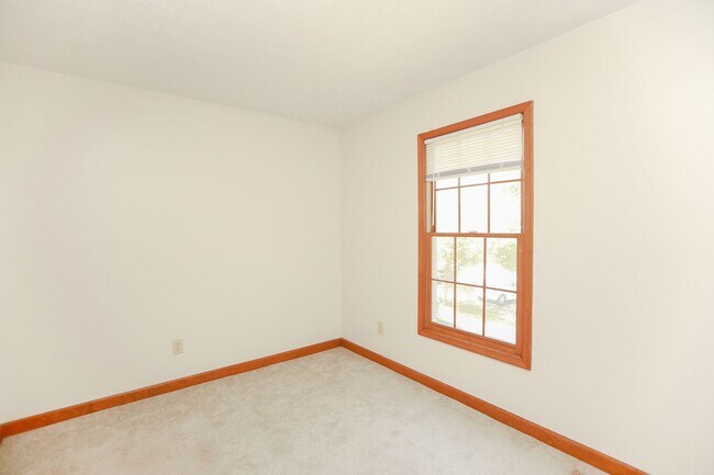 Building Photo - 200 Arabian Cir