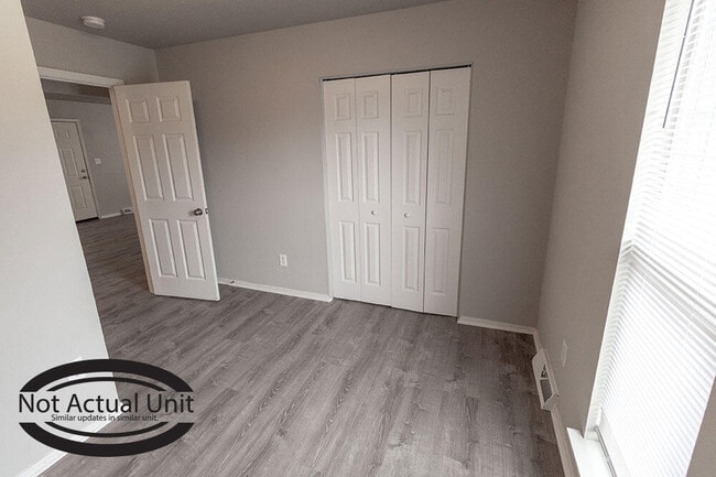 Building Photo - 203 Wheaton Ct