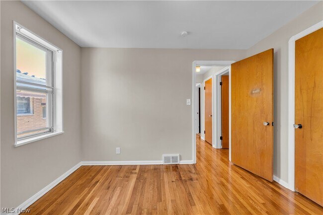 Building Photo - 20571 S Lake Shore