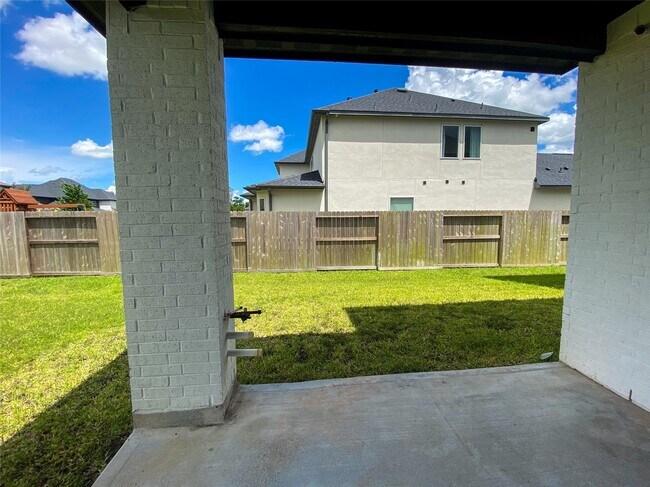 Building Photo - 10011 Serenity Grv Dr