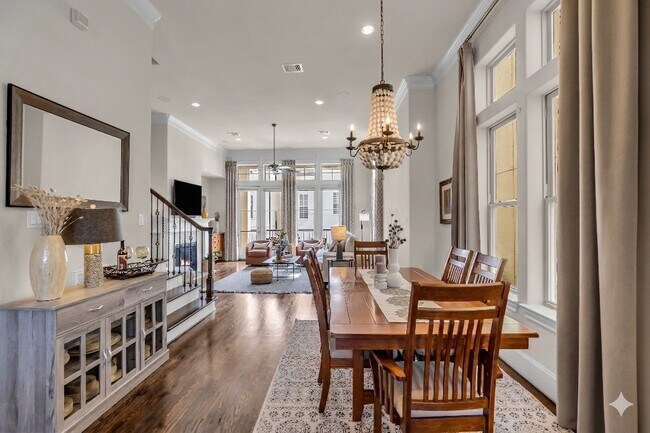 Building Photo - 1721 Upland Lakes