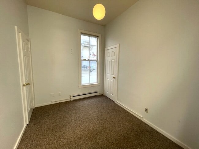 Building Photo - 1107 Oak St