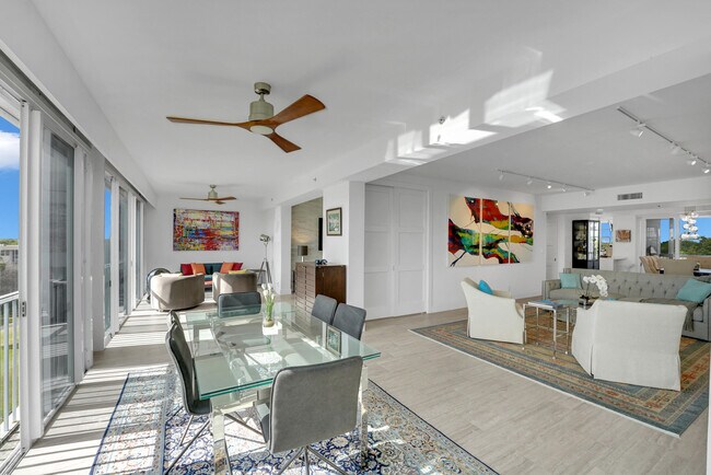 Building Photo - 4114 W Palm Aire Dr