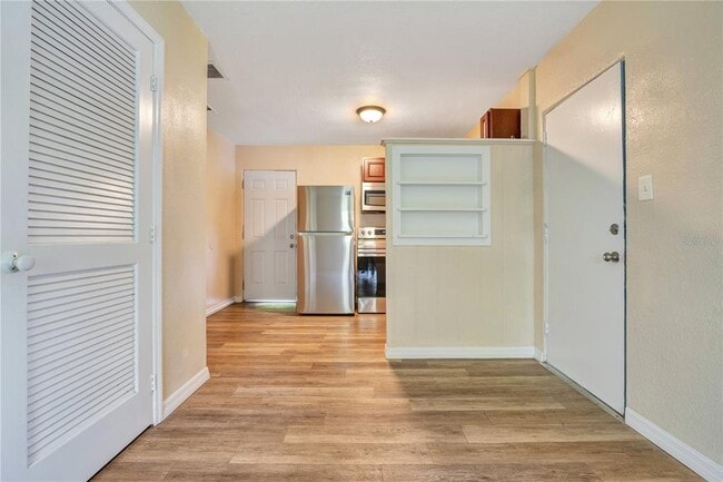 Building Photo - 2183 Crandon Ave