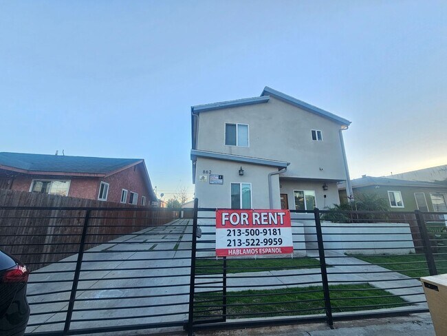 Building Photo - 74(860)