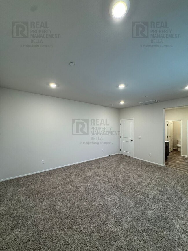Building Photo - Gorgeous Menifee Pool Home with Downstairs...