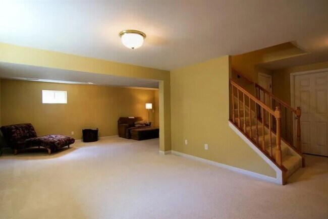 Building Photo - 3699 Springside Dr