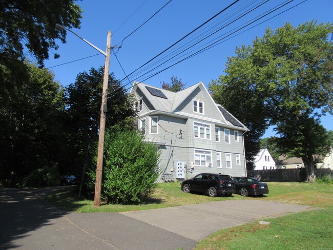 Building Photo - 144 Disbrow St