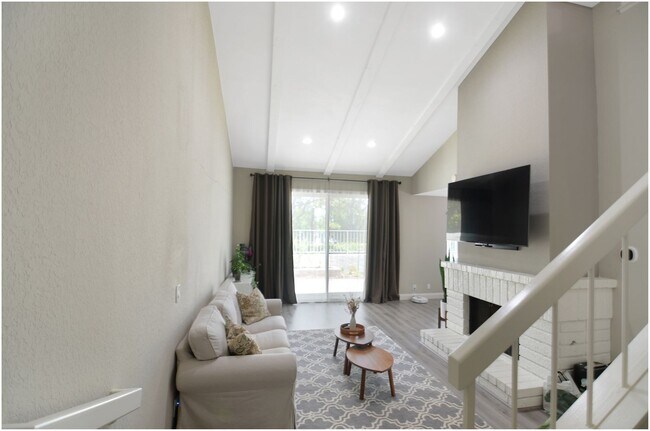 Building Photo - 2 Bedroom Condo In Malvern Creek!