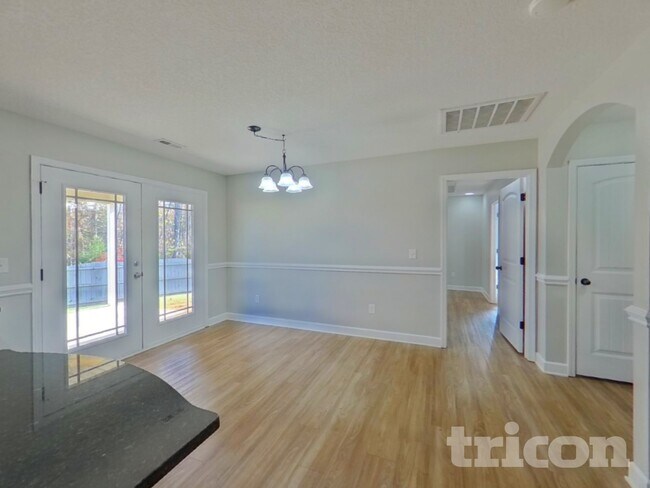 Building Photo - 580 Marchbanks Rd