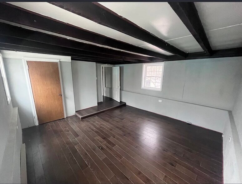 Building Photo - 309 S Maple Ave