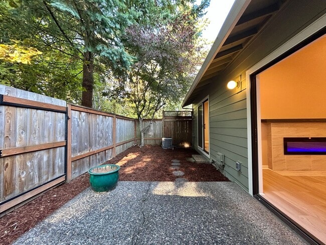 Building Photo - Serene 2 Bed, 2 Bath Updated Hidden Gem!