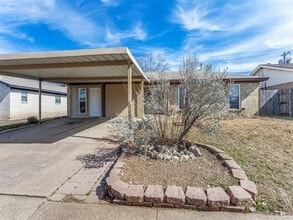 Building Photo - 6924 Richardson Dr