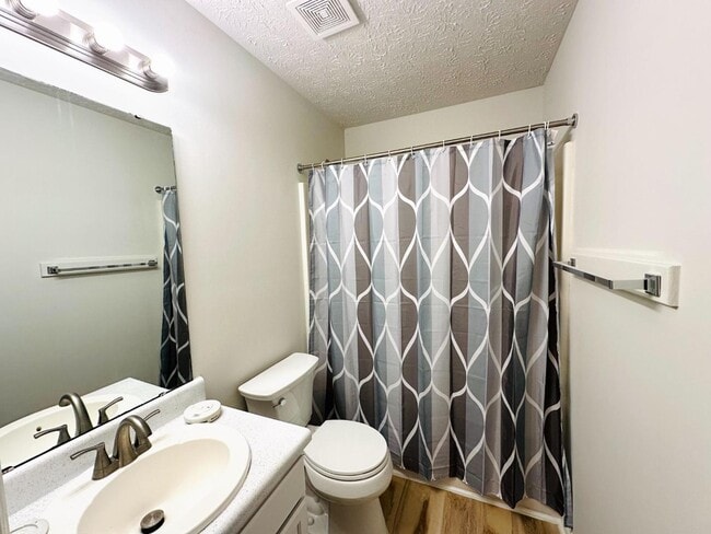 Building Photo - 5600 Brandycrest Dr