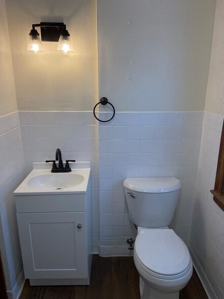 Building Photo - 1914 N Madison St