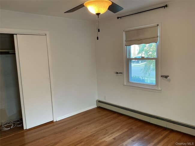 Building Photo - 4 Hitchcock Ln