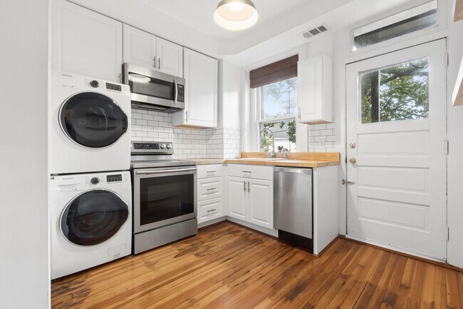Building Photo - Beautiful Ghent Condo for Rent !