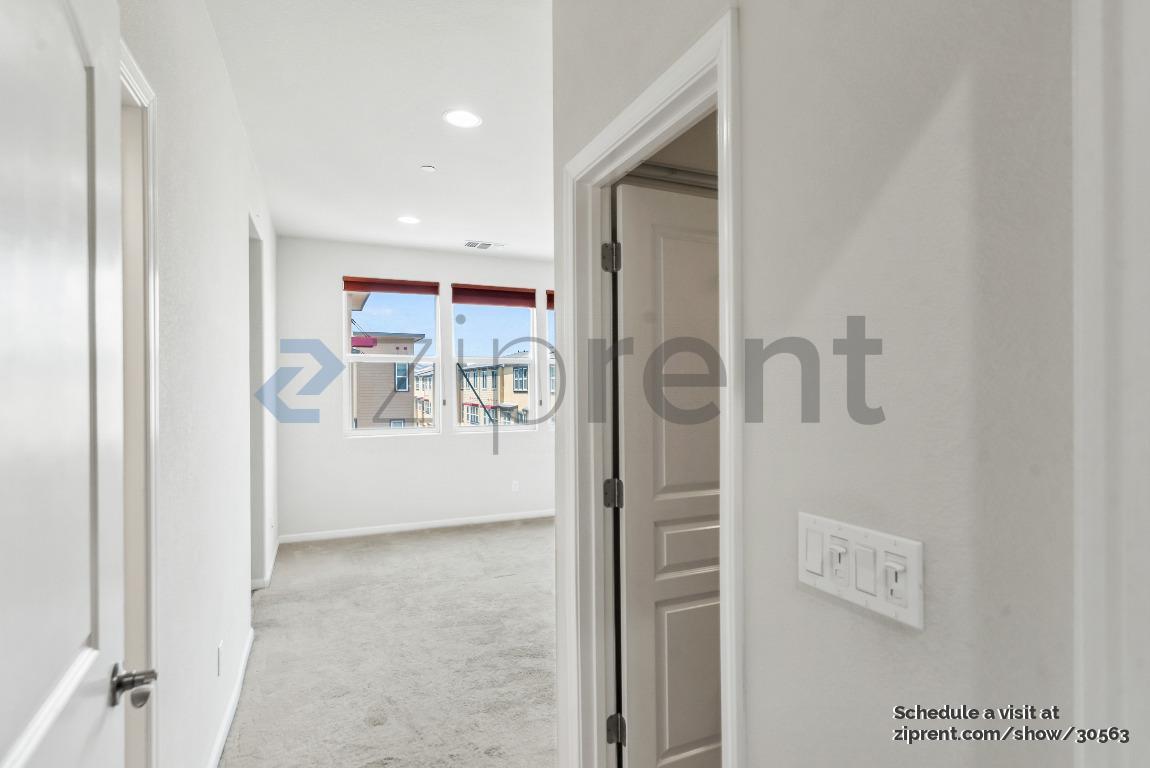 Building Photo - 5650 Campbell Ln