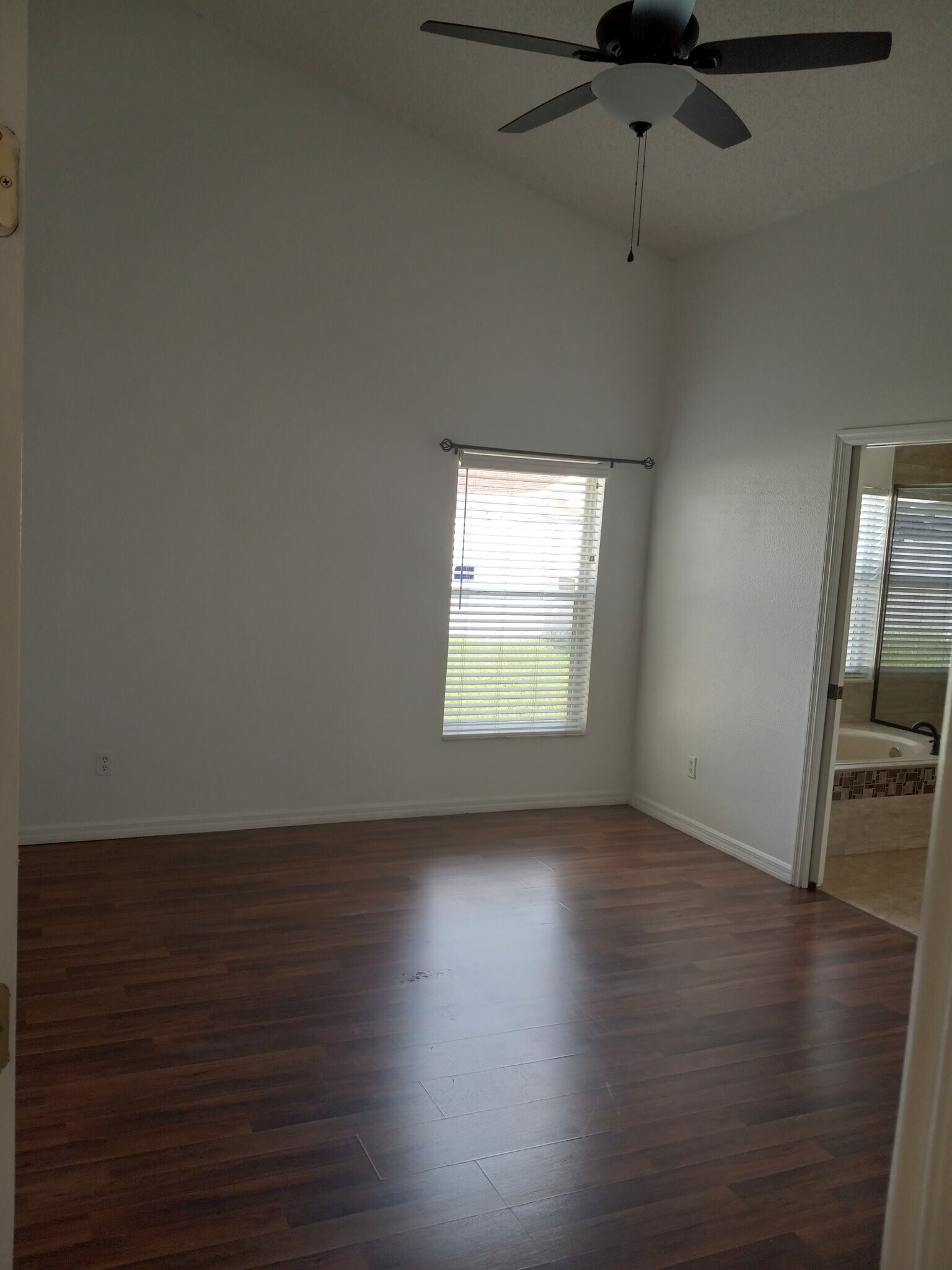 Building Photo - 5721 Rywood Dr