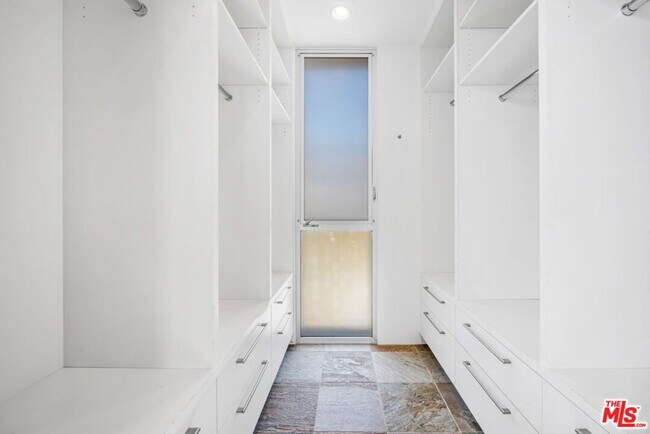 Building Photo - 25102 Malibu Rd