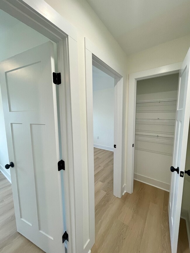 Building Photo - 556 Leesville Rd