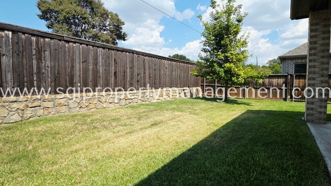 Building Photo - 7703 Coronado Dr