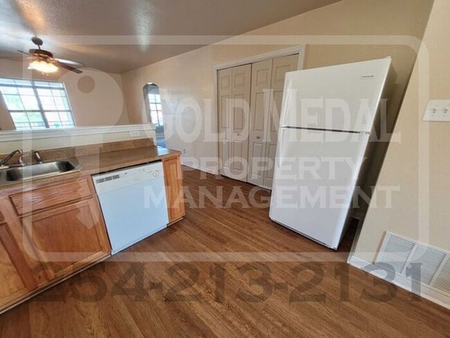 Building Photo - Brittney Way Bliss – Easy Living in Harker Heights!