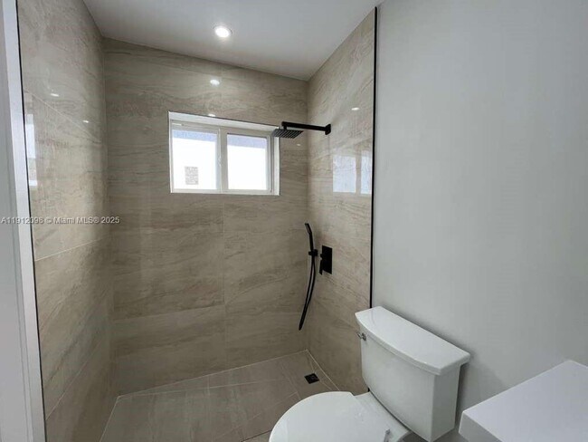 Building Photo - 1844 NW 19th St