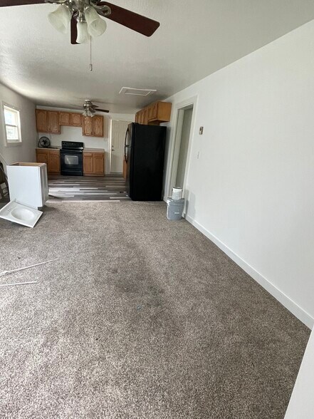 Building Photo - 1021 West Dr