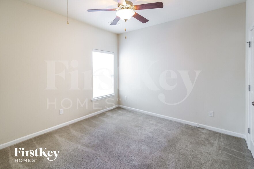 Building Photo - 117 Levis Song Ct