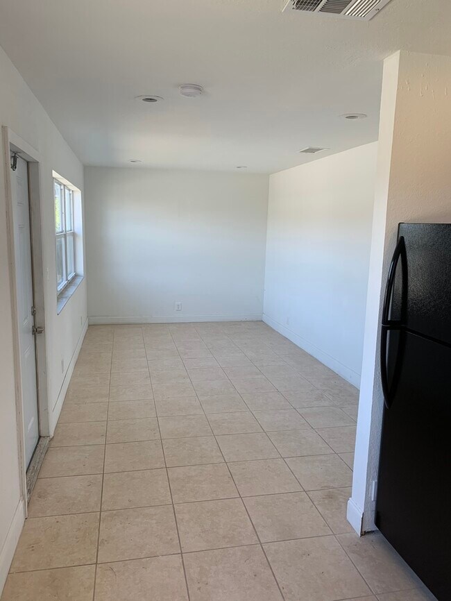 Building Photo - RENOVATED KITCHEN......GRANITE COUNTER TOP...