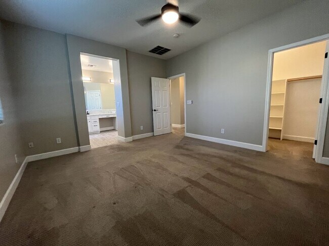 Building Photo - Cozy Cul De Sac house FOR RENT in a GREAT location