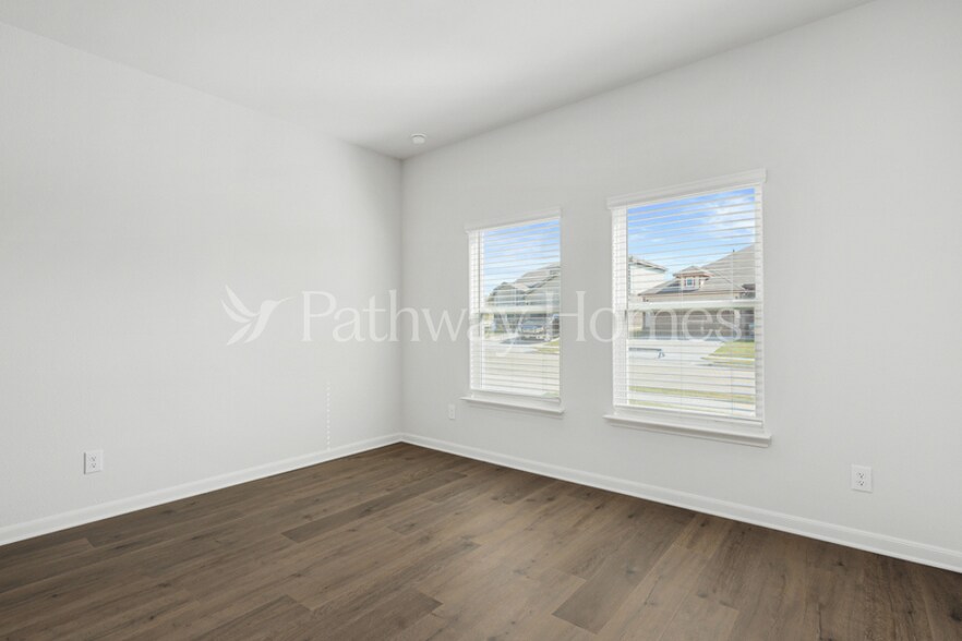 Building Photo - 11104 Santana Dr