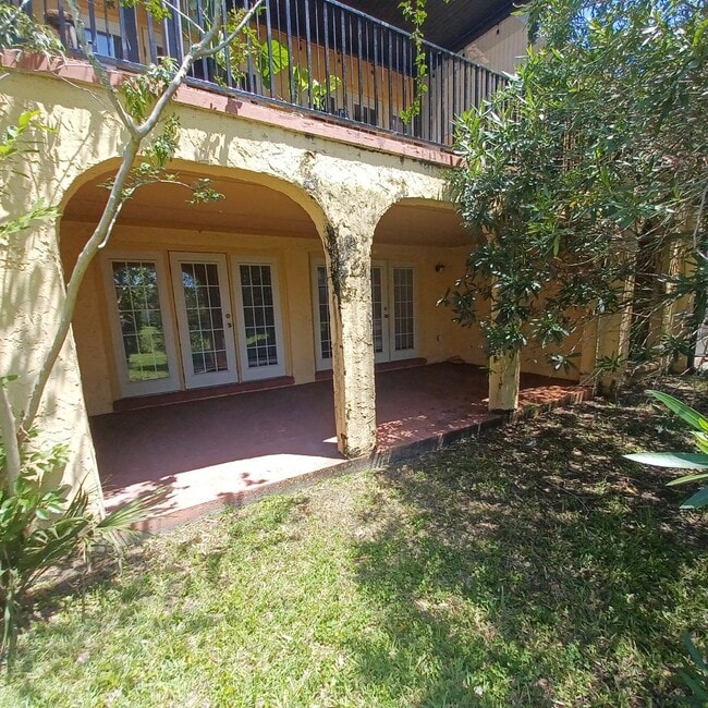 Building Photo - 3918 La Mirada Dr N