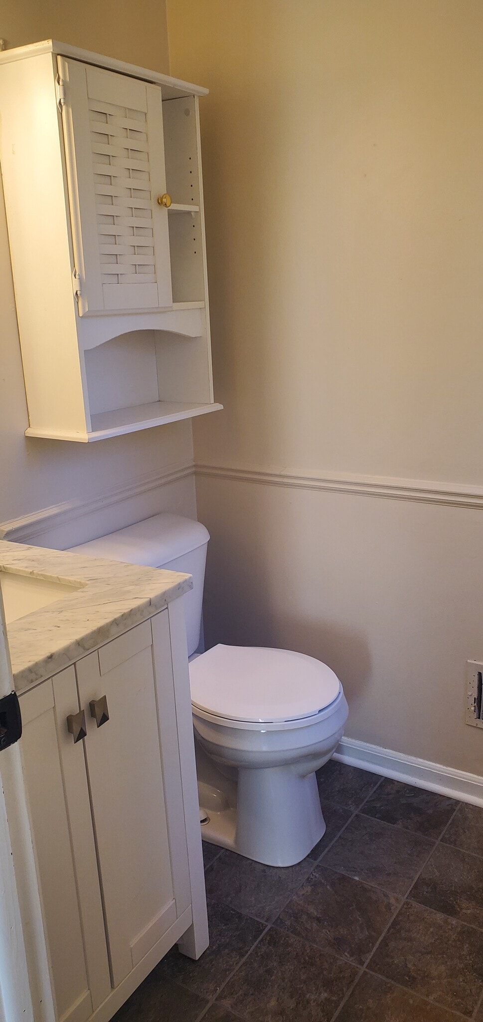 Downstairs half bath - 1110 Timbercreek Dr